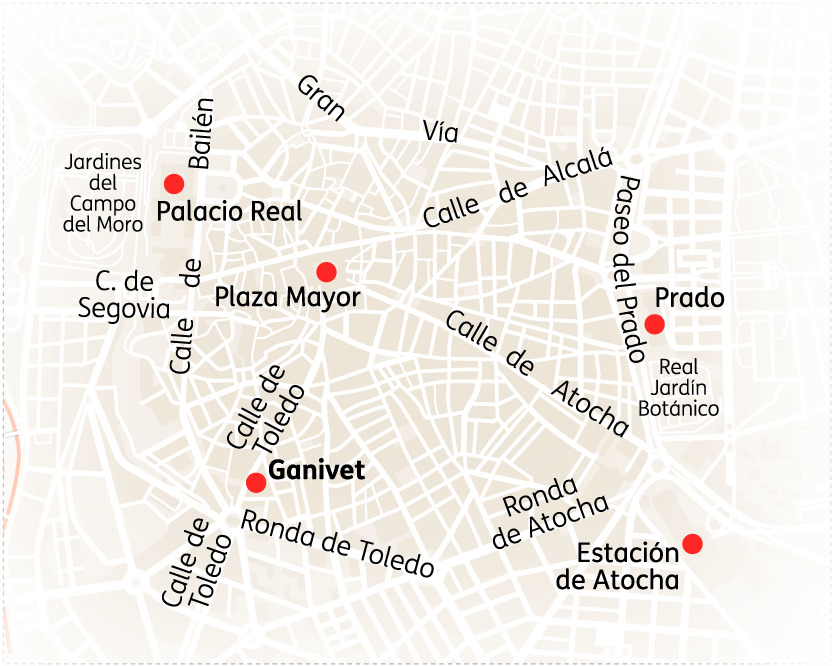 Karte von Madrid mit wichtigen Straßen und Sehenswürdigkeiten wie Palacio Real und Plaza Mayor.